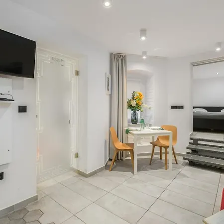 Apartment Old Town Underground Level By Renters
