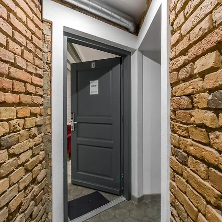 Apartment Old Town Underground Level By Renters
