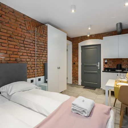 Old Town Underground Level By Renters *