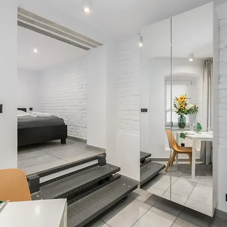 Old Town Underground Level By Renters Apartment Poznan