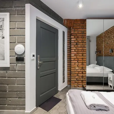 Old Town Underground Level By Renters *